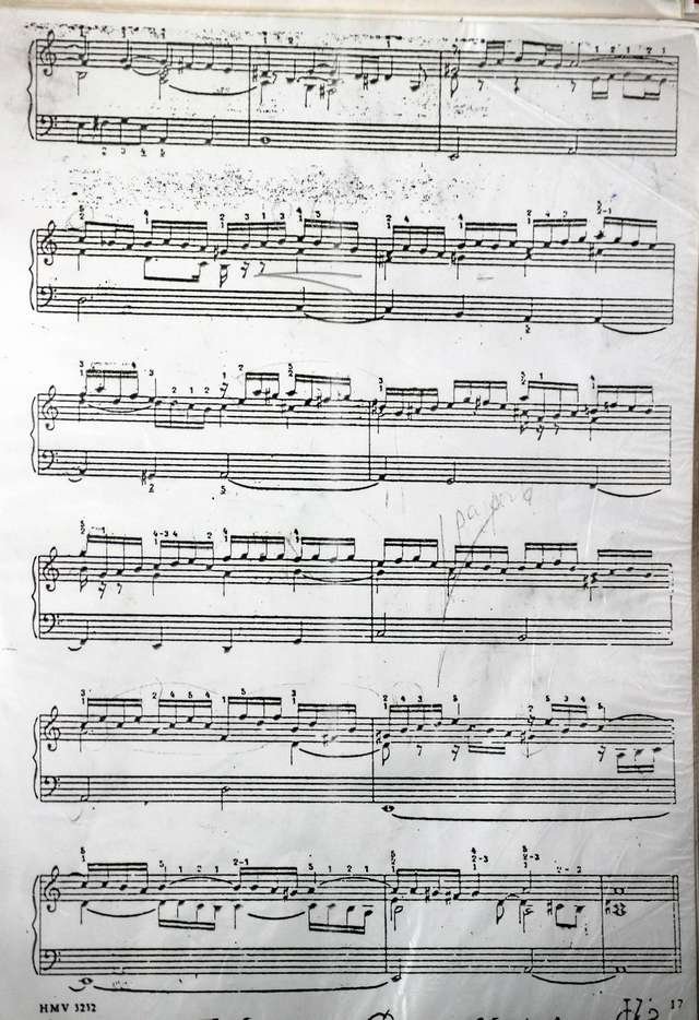 Кригер Дж. Токката и фуга ля минор_Страница_2.jpg